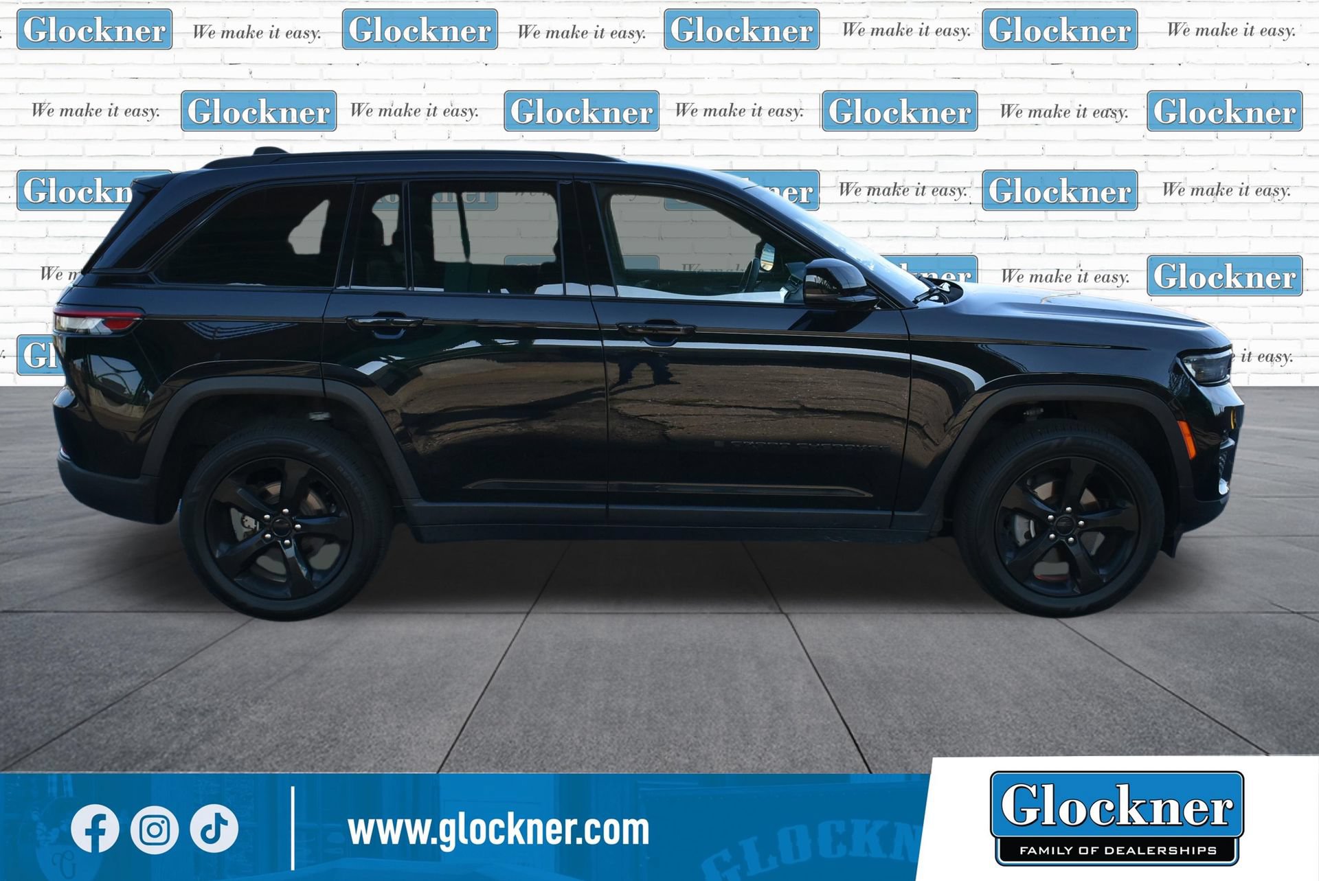 Used 2023 Jeep Grand Cherokee Altitude AWD/4WD image 4