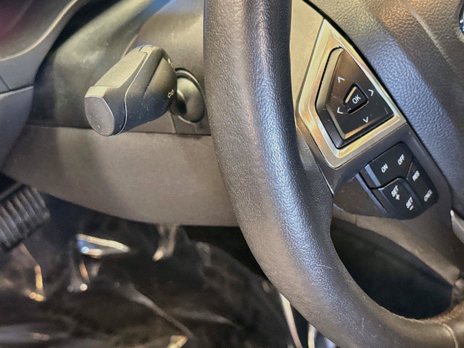 Used 2015 Ford Fusion SE w/ Equipment Group 202A FWD image 10