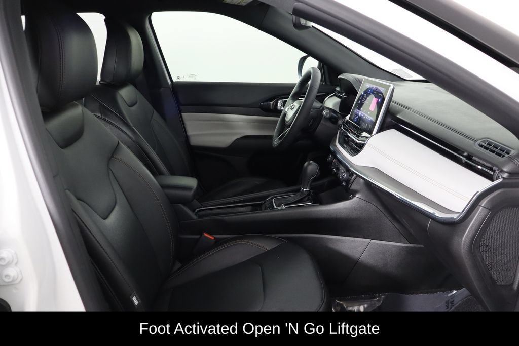 Used 2023 Jeep Compass Limited w/ Elite Group AWD/4WD image 18