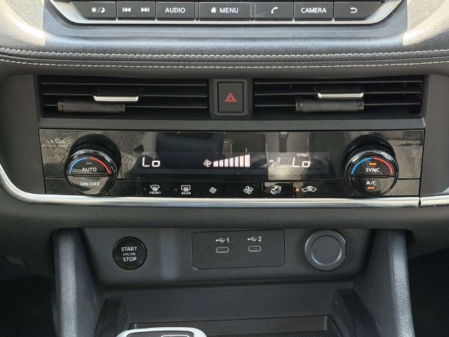 Used 2024 Nissan Rogue SV FWD image 21