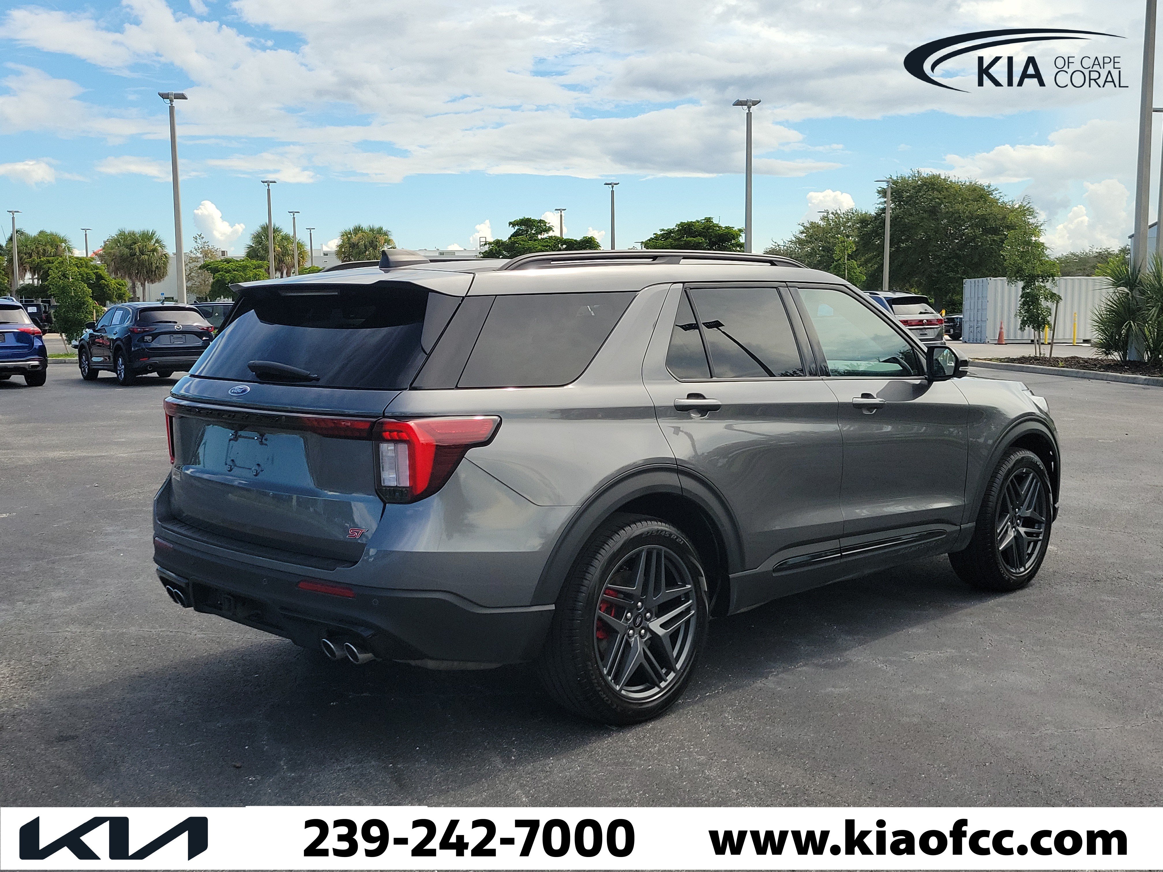 Used 2025 Ford Explorer ST w/ Sun And Sound Package RWD image 6