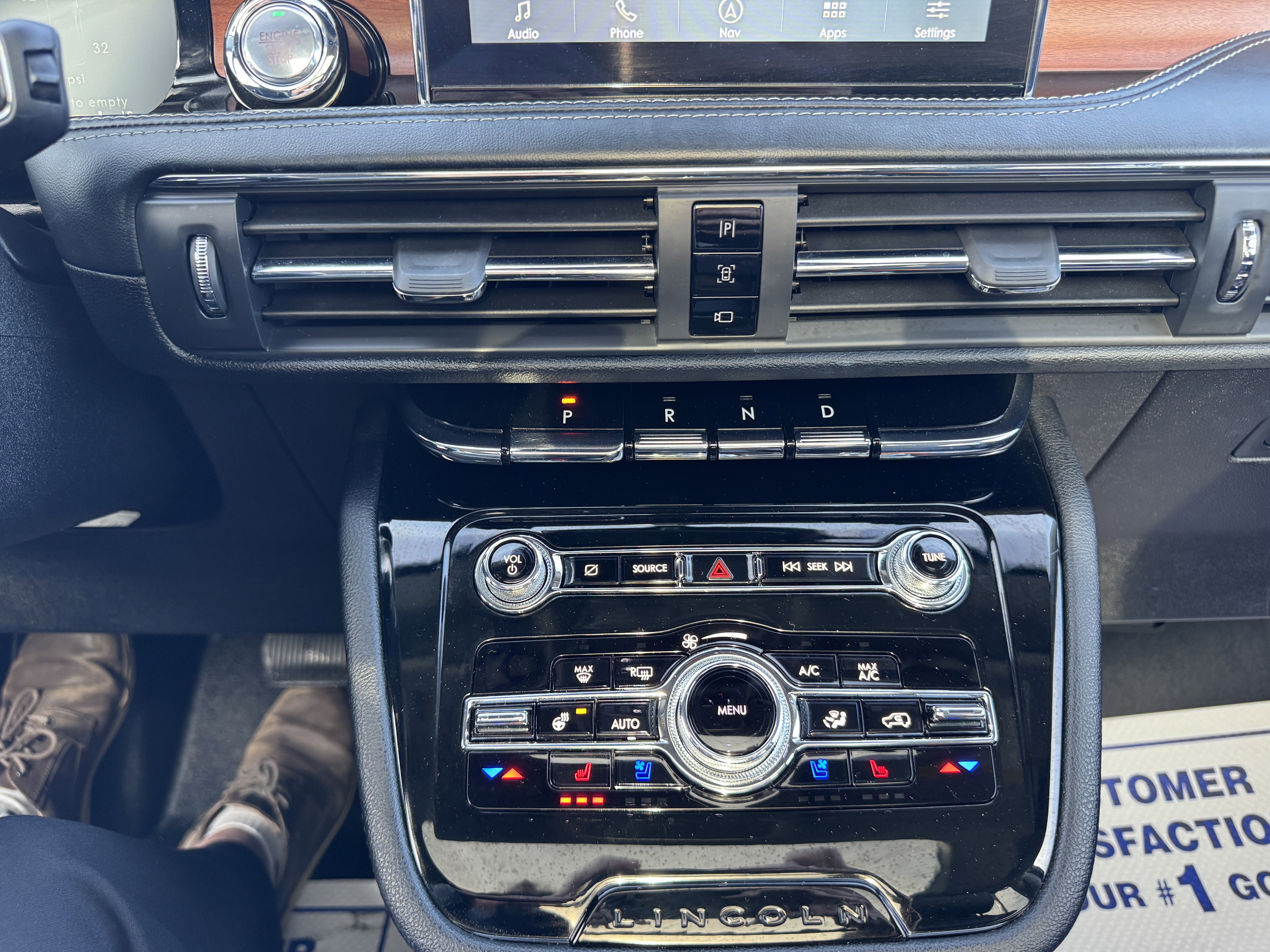 Used 2022 Lincoln Corsair Reserve w/ Luxury Package image 17