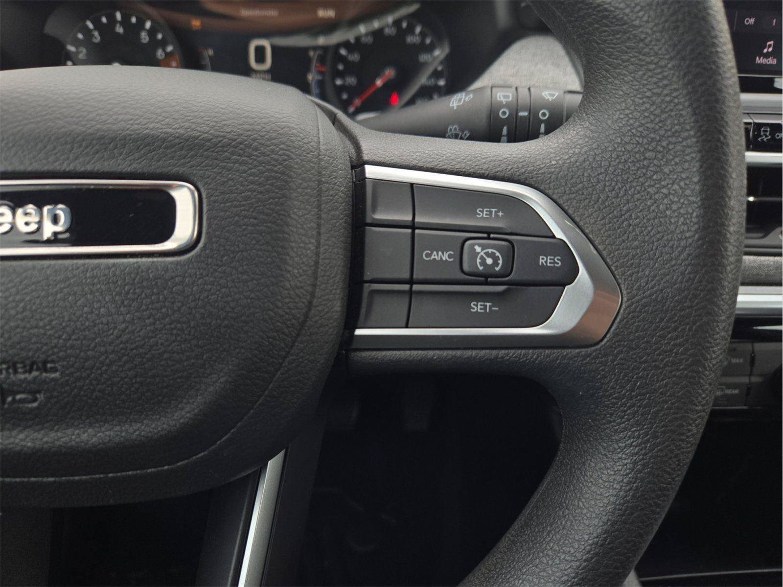 Used 2025 Jeep Compass Sport AWD/4WD image 16