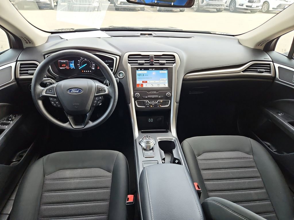 Used 2019 Ford Fusion SE FWD image 9