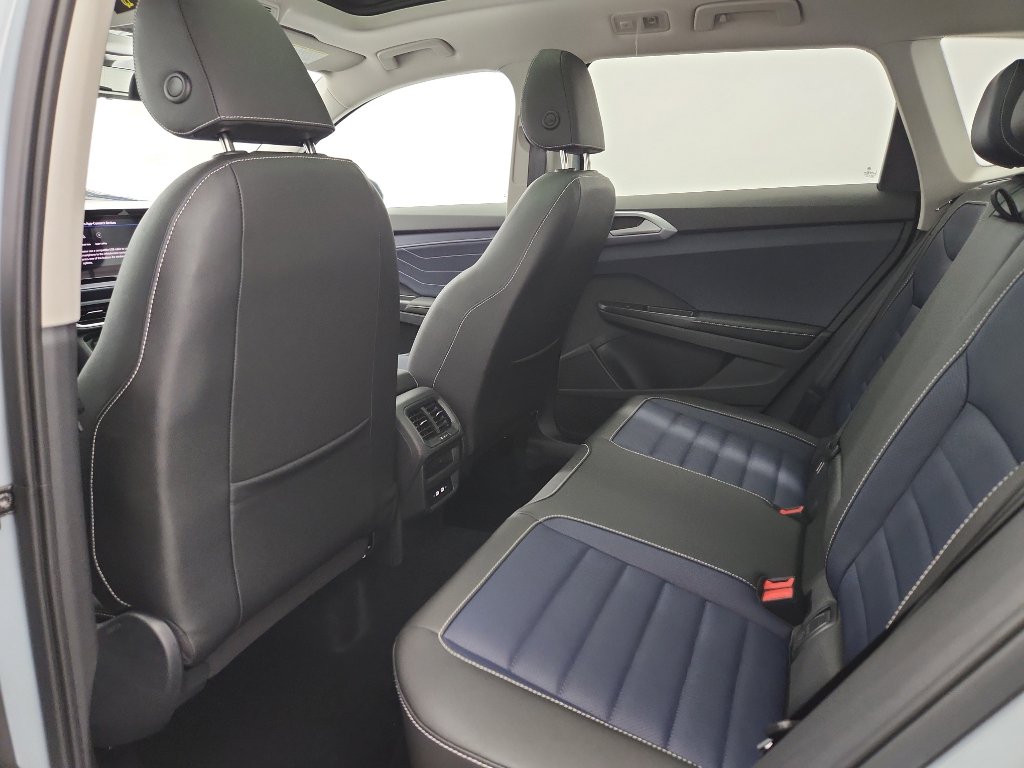 New 2026 Volkswagen Taos SEL image 30