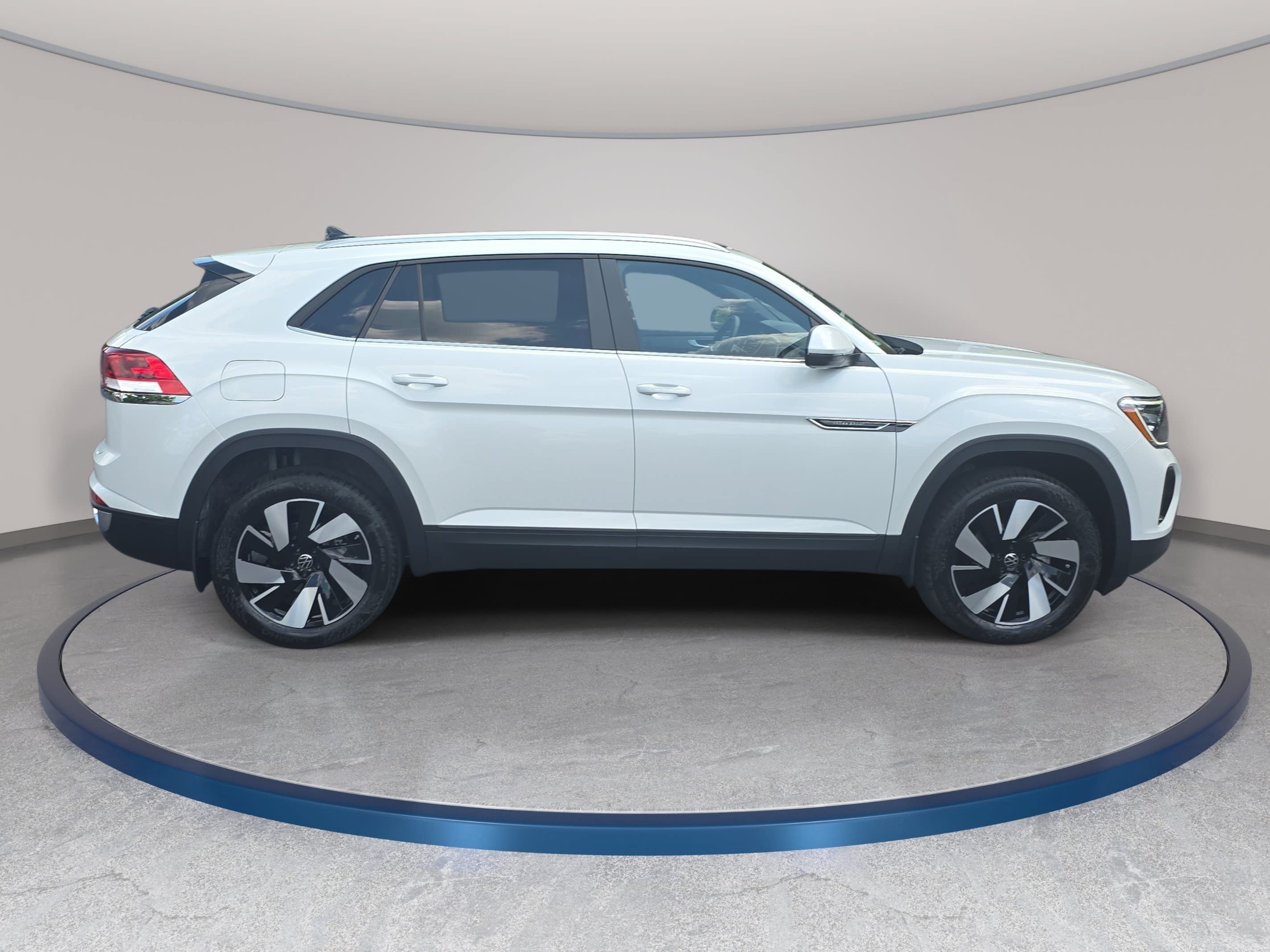 New 2026 Volkswagen Atlas Cross Sport SE FWD image 4