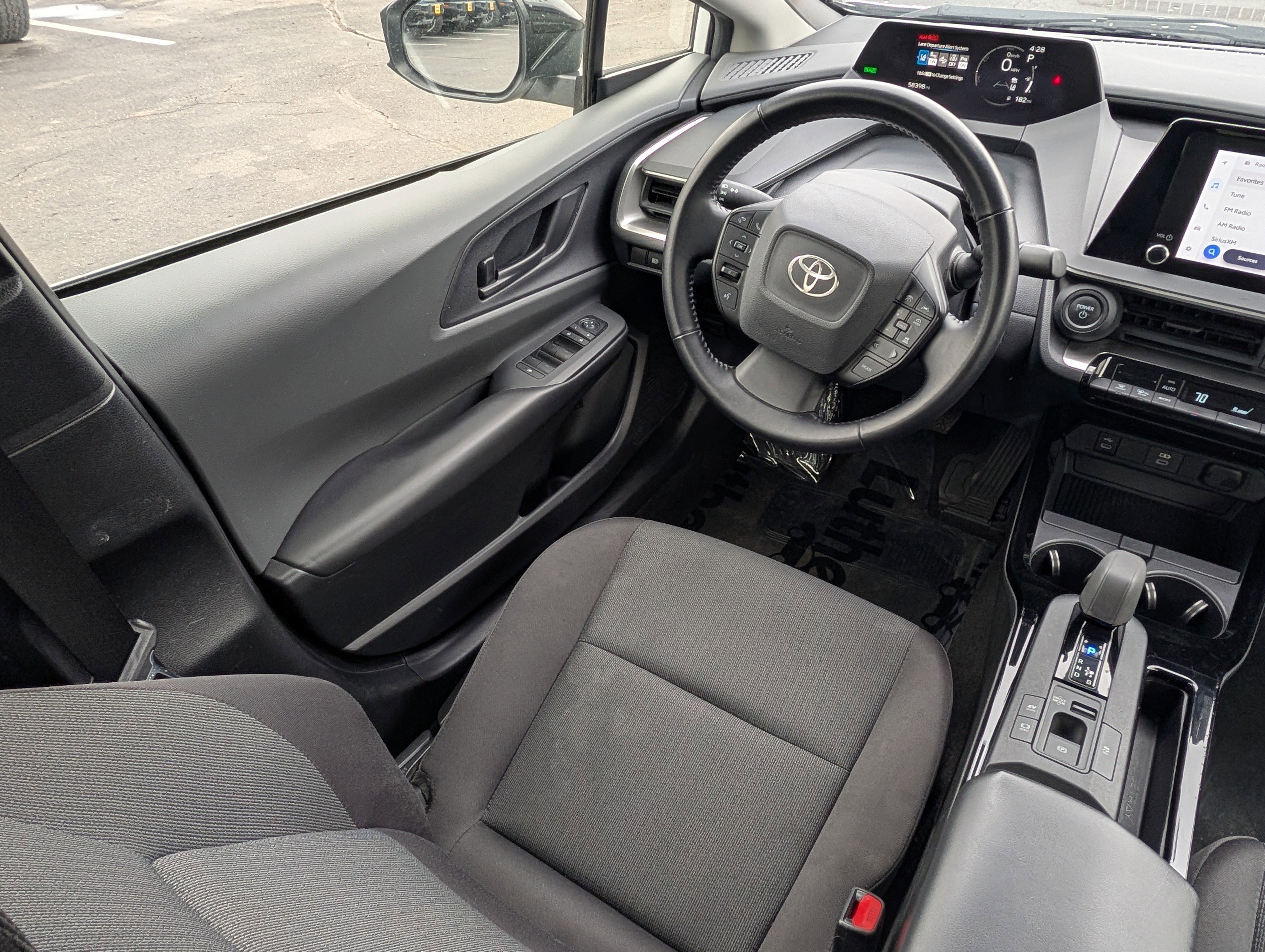 Used 2023 Toyota Prius LE FWD image 9