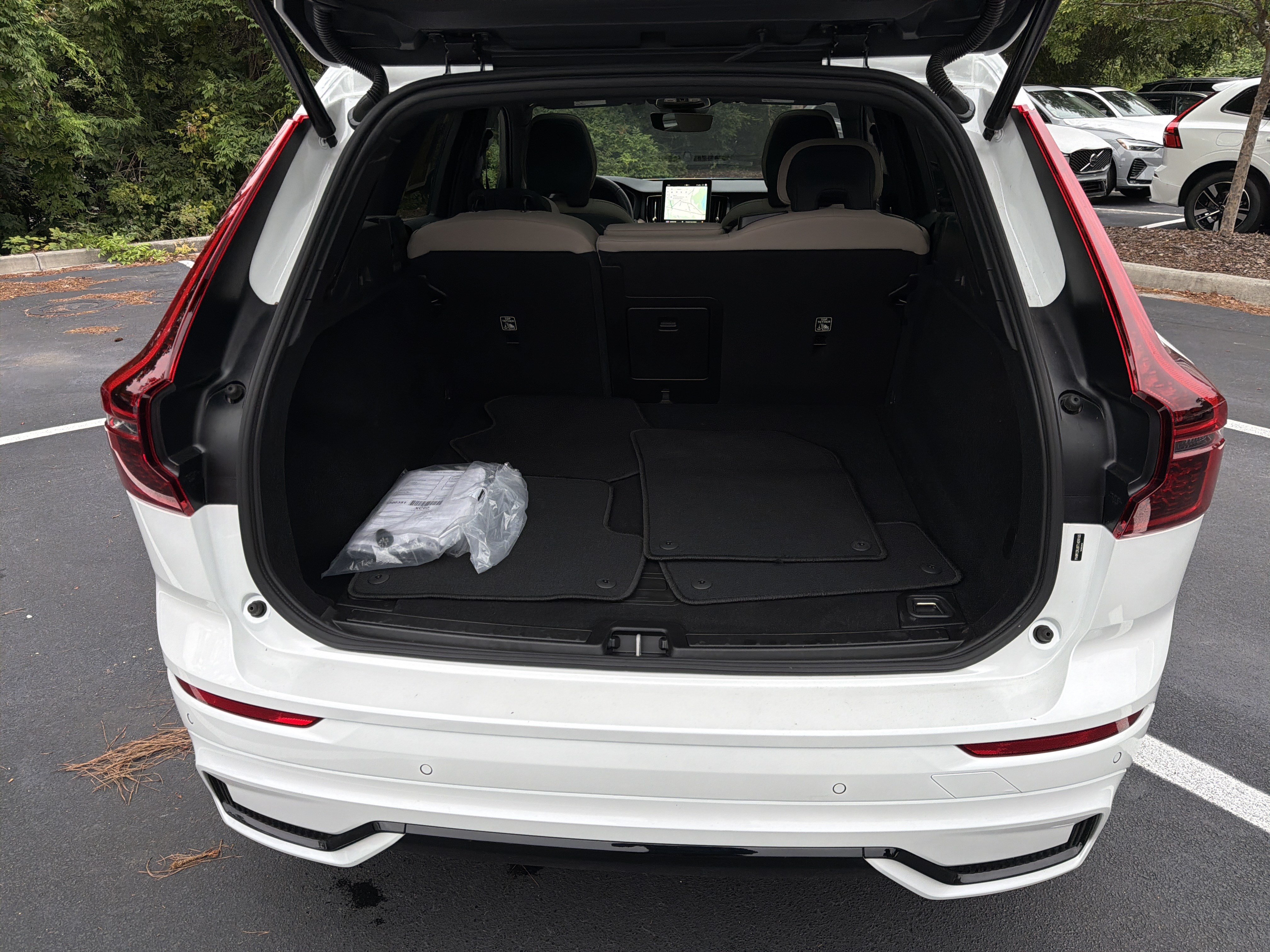 Certified 2026 Volvo XC60 B5 Core AWD/4WD image 26