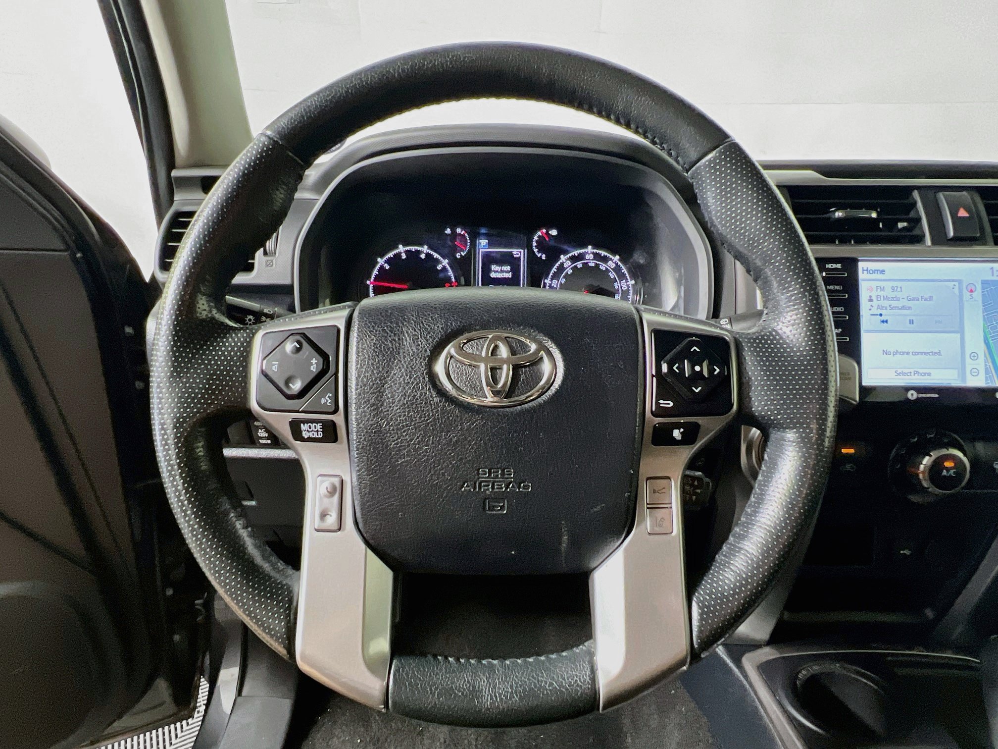 Used 2023 Toyota 4Runner SR5 Premium w/ Moonroof Package RWD image 11