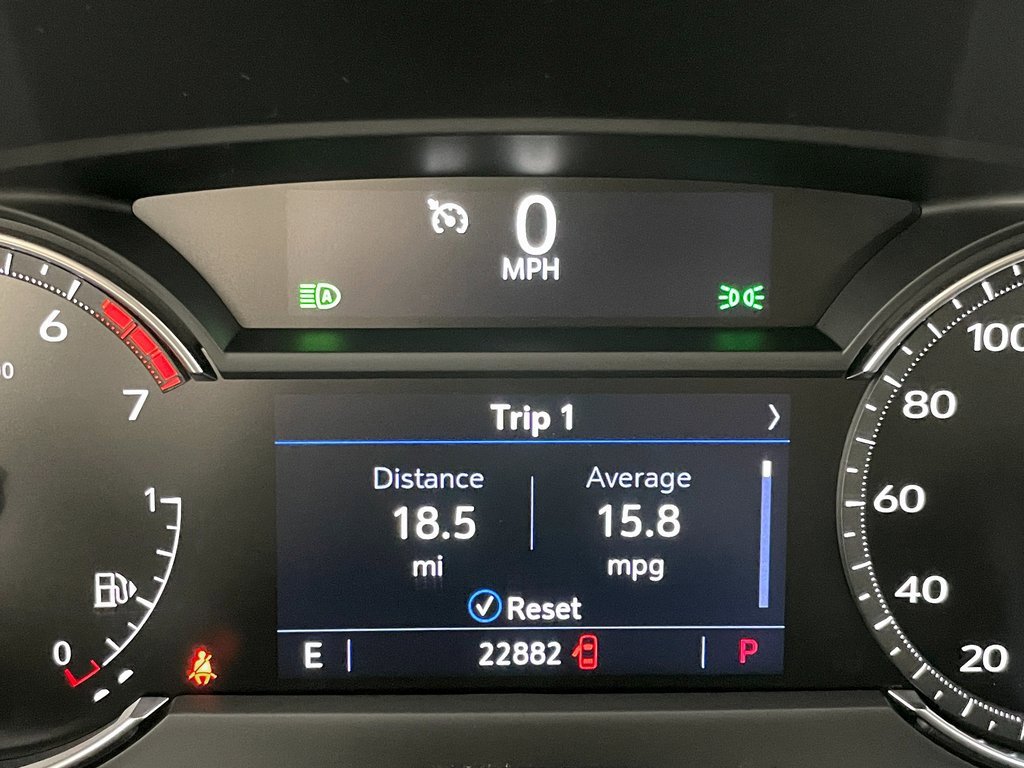 Certified 2023 Cadillac XT4 Sport w/ LPO, Onyx Lite Package image 29