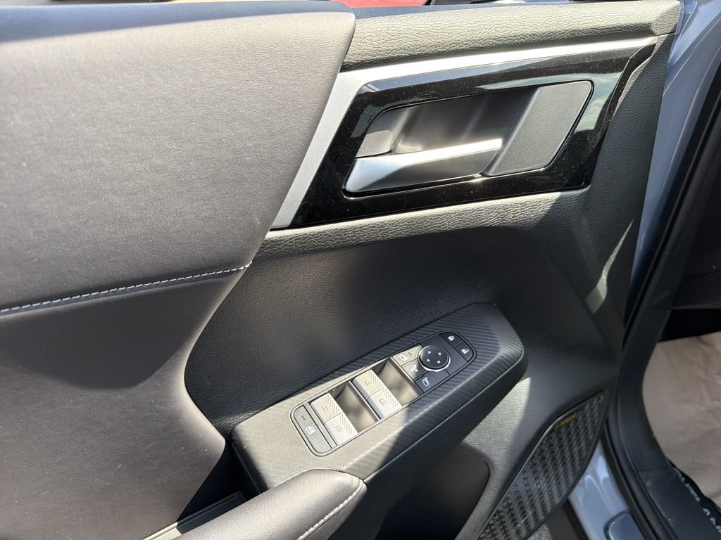 New 2026 Mitsubishi Outlander SE AWD/4WD image 16
