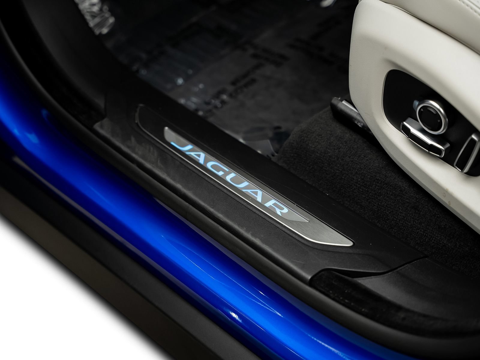 Used 2025 Jaguar F-PACE SVR 575 Edition AWD/4WD image 62