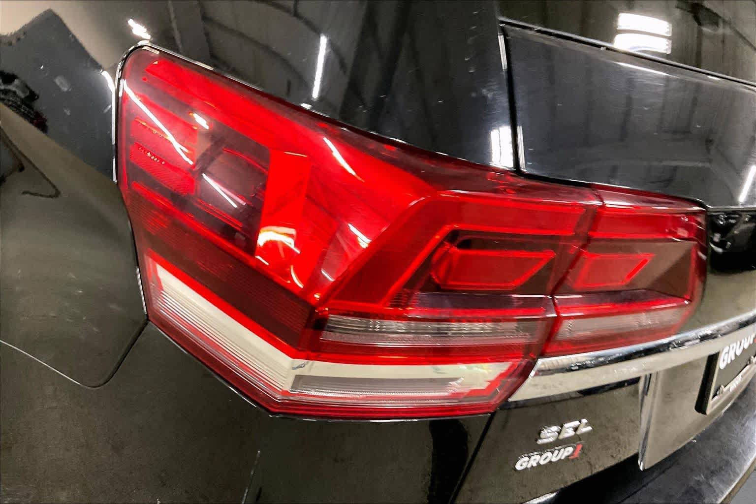 Used 2018 Volkswagen Atlas SEL AWD/4WD image 29