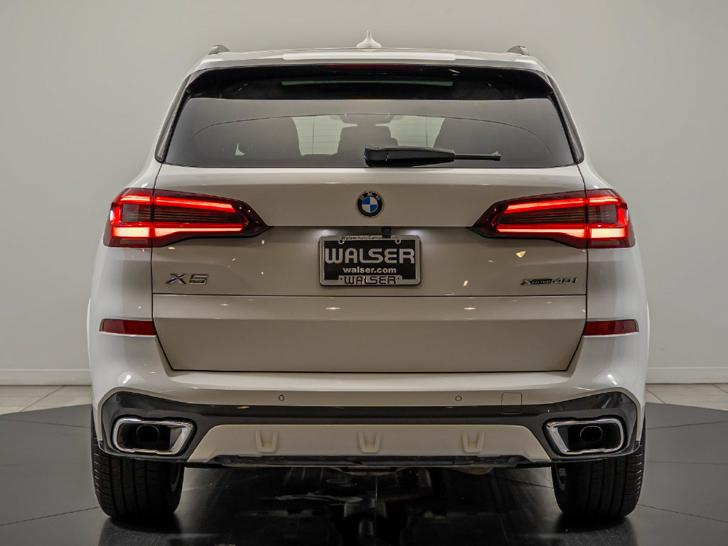 Used 2022 BMW X5 xDrive40i w/ M Sport Package AWD/4WD image 6