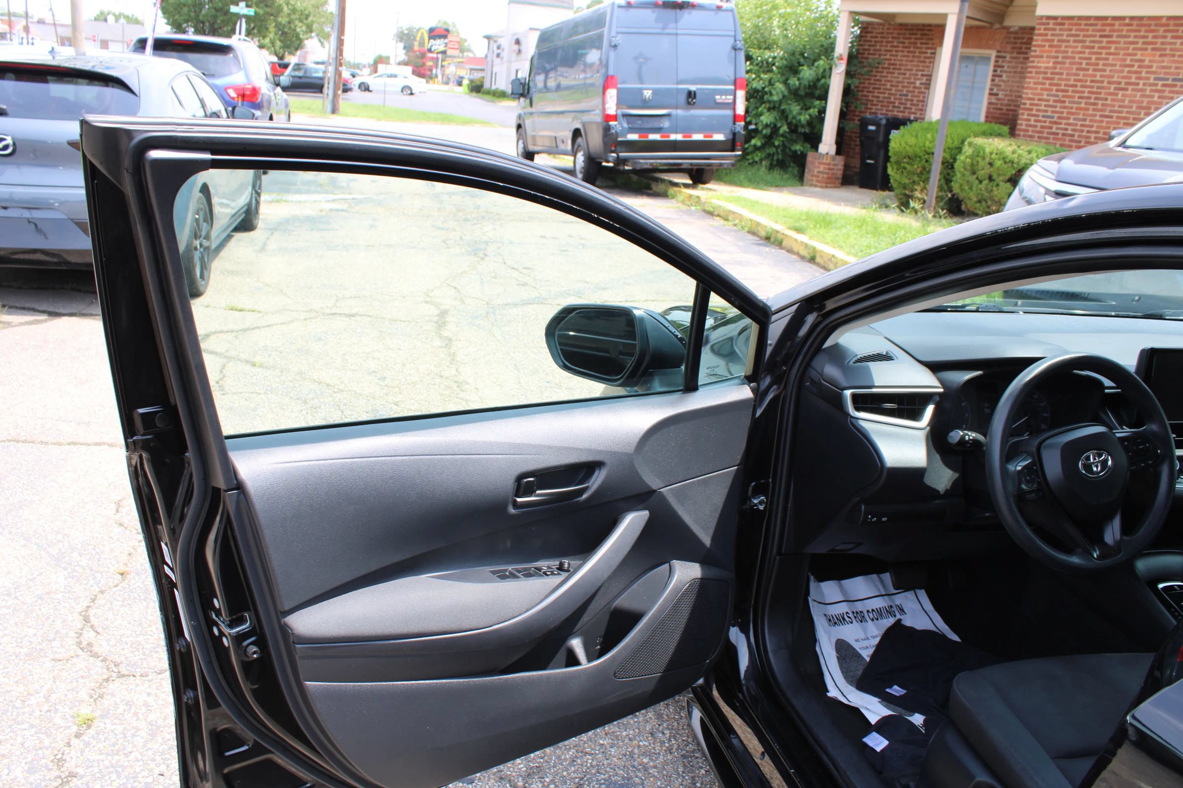 Used 2023 Toyota Corolla LE FWD image 9