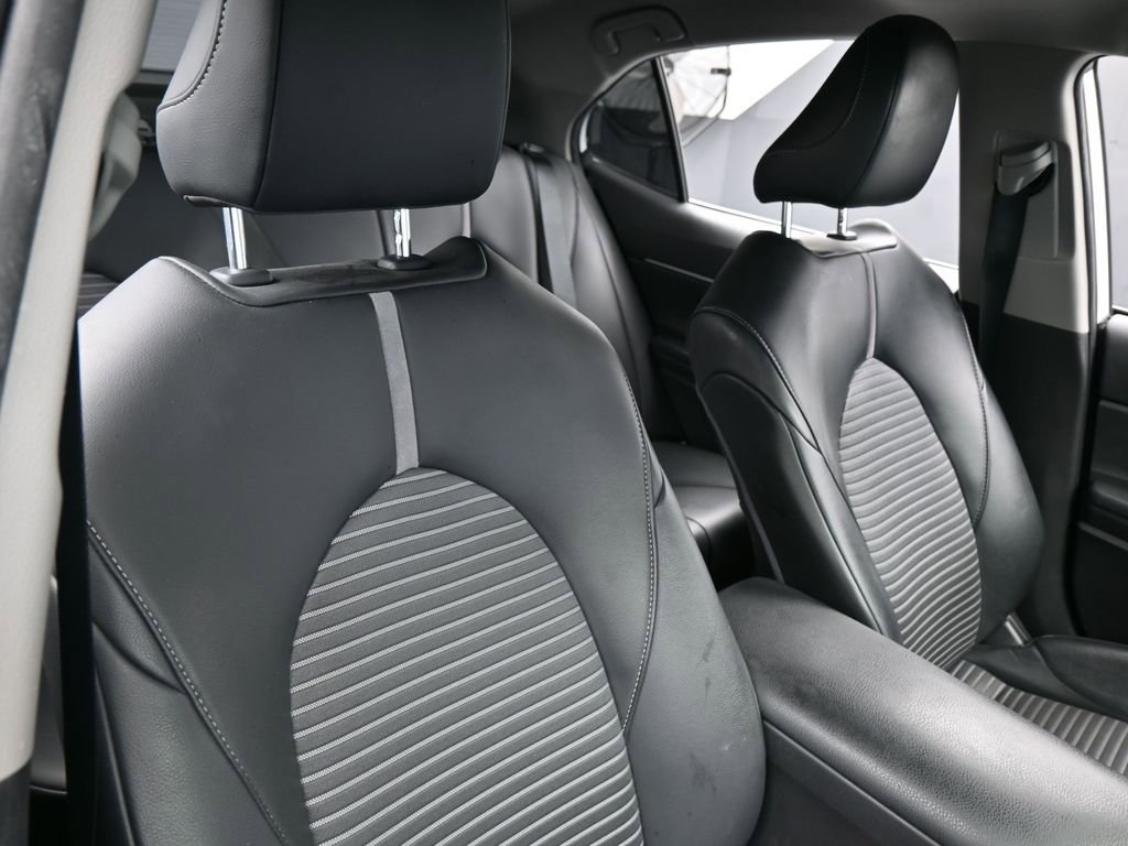 Used 2020 Toyota Camry SE image 36
