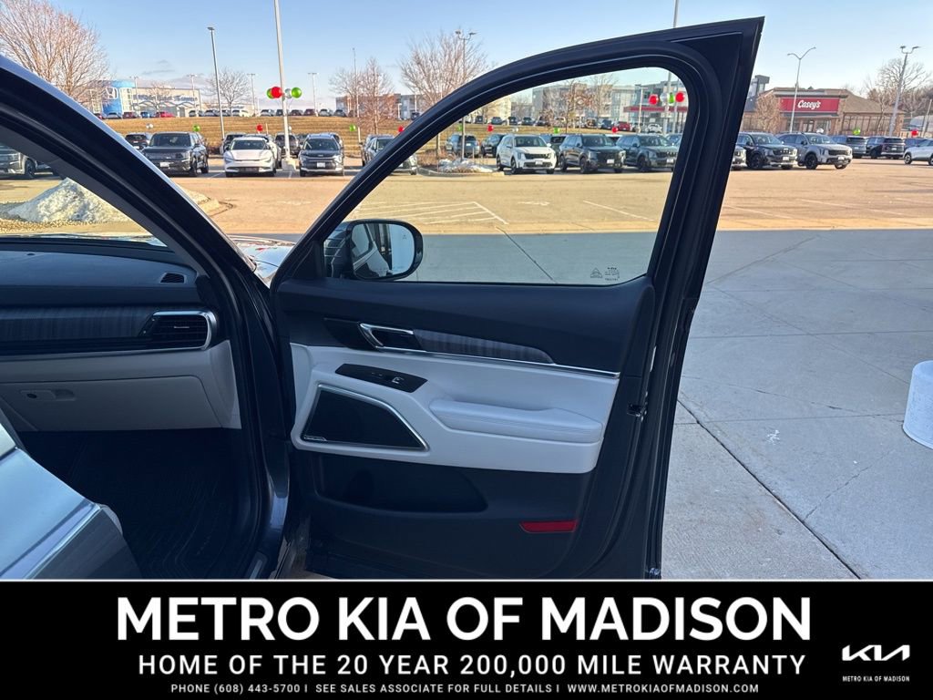 Used 2024 Kia Telluride SX image 33