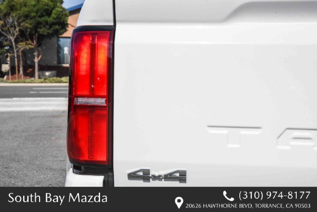 Used 2025 Toyota Tacoma SR5 AWD/4WD image 9