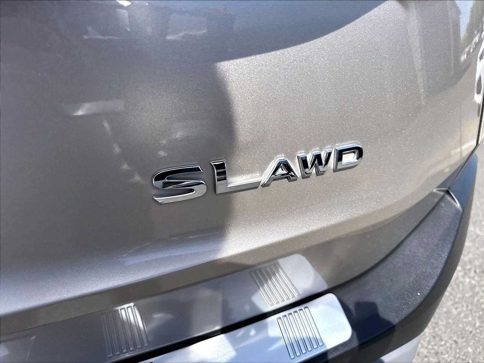Used 2021 Nissan Rogue SL AWD/4WD image 11
