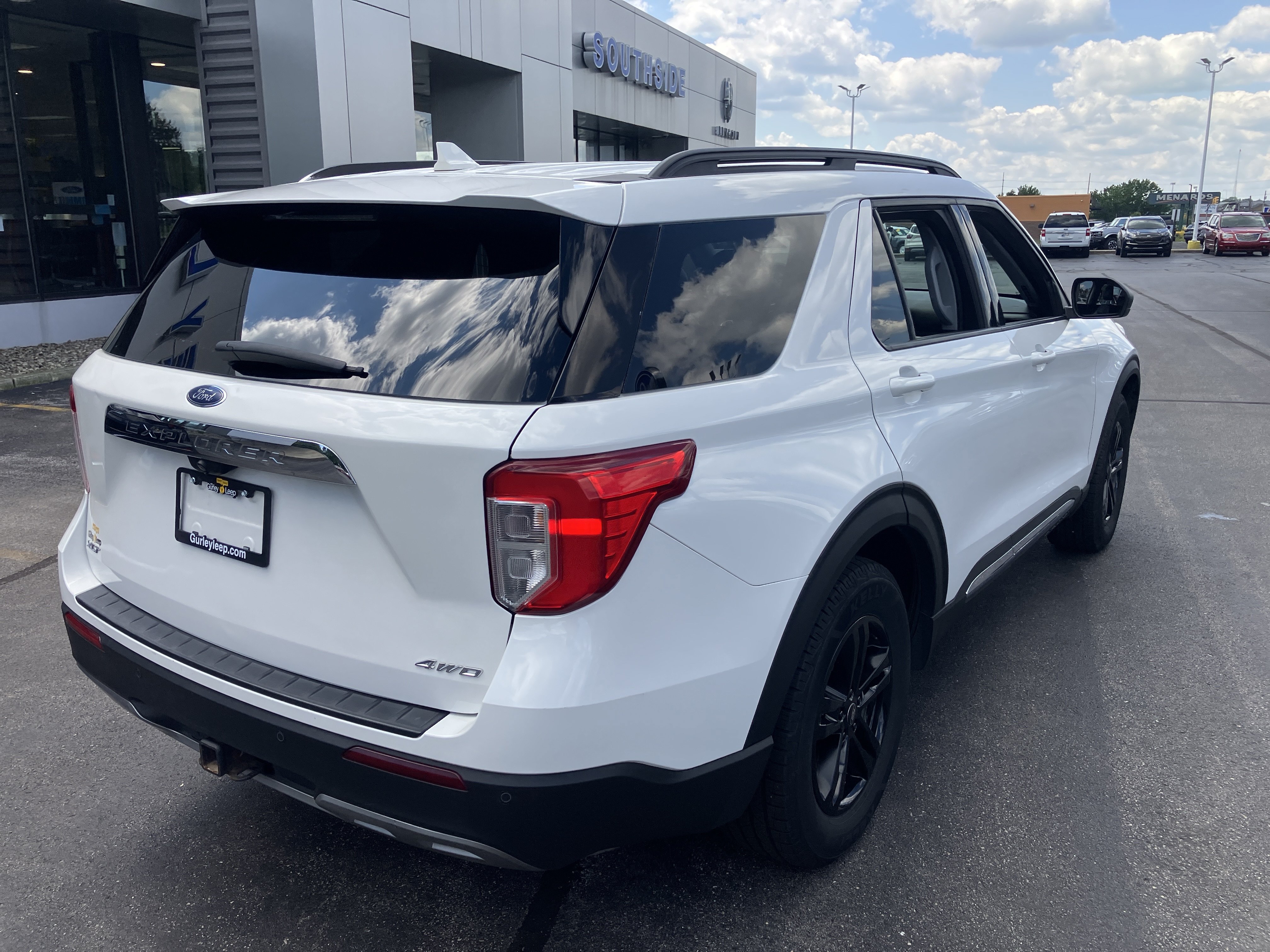 Used 2021 Ford Explorer XLT AWD/4WD image 7