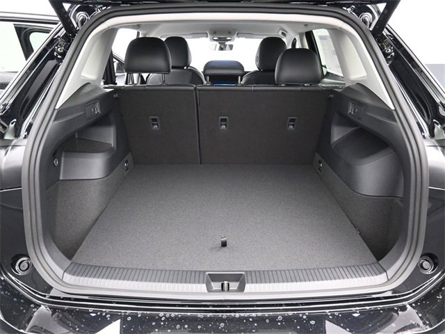 New 2026 Volkswagen Tiguan SE image 12