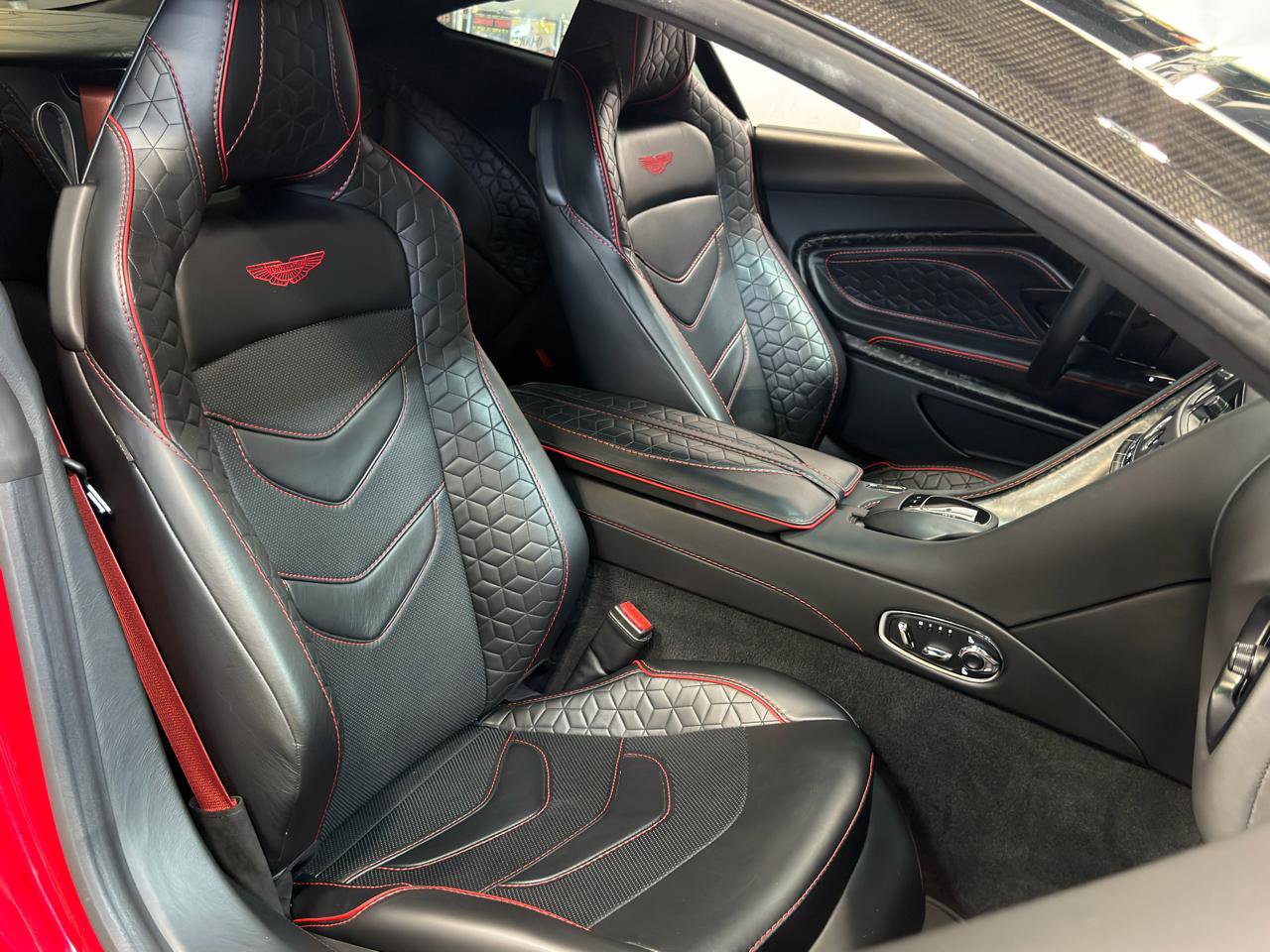 Used 2019 Aston Martin DBS Superleggera RWD image 30