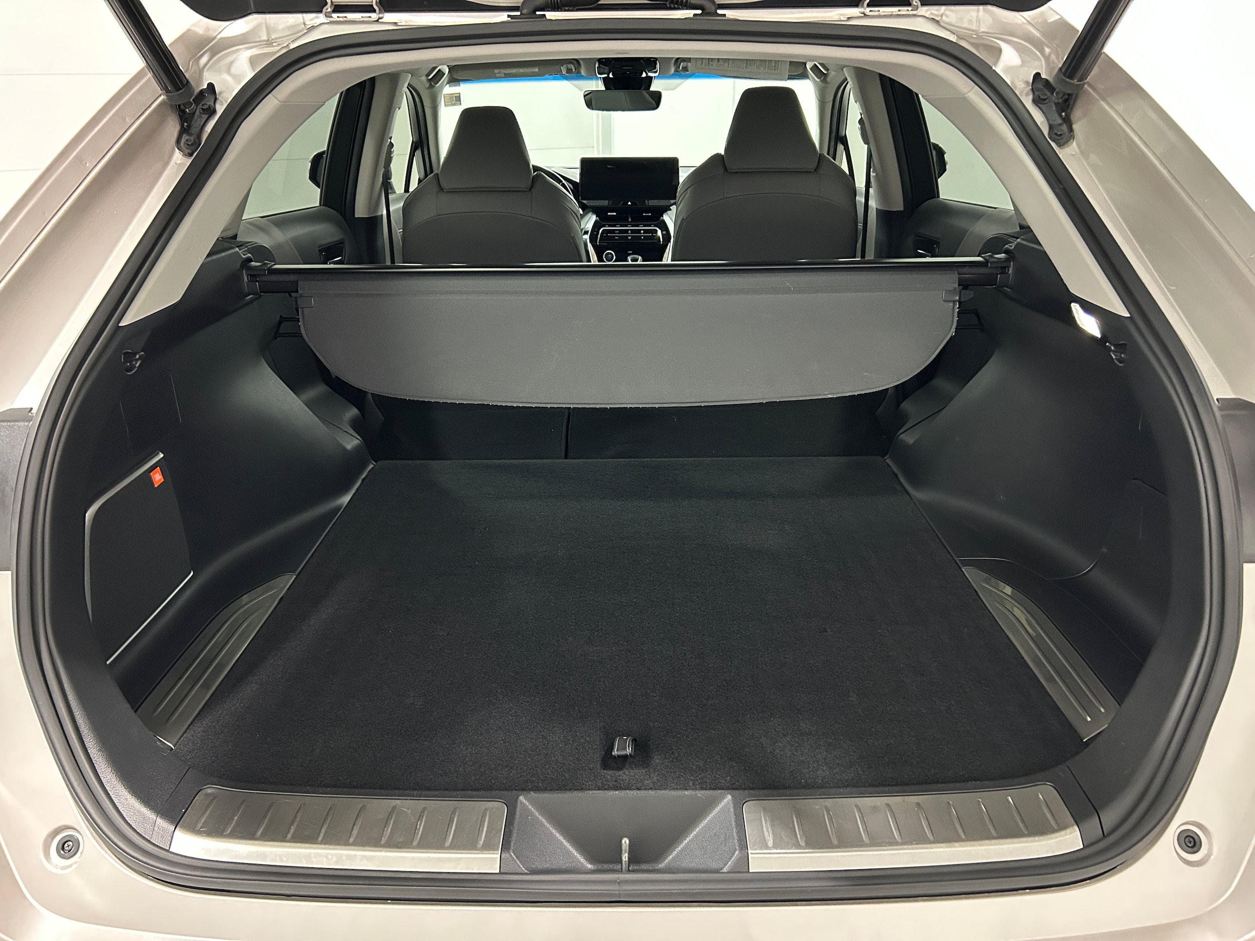 Used 2022 Toyota Venza XLE AWD/4WD image 32