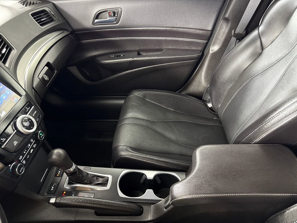 Used 2020 Acura ILX w/ Premium Package FWD image 18