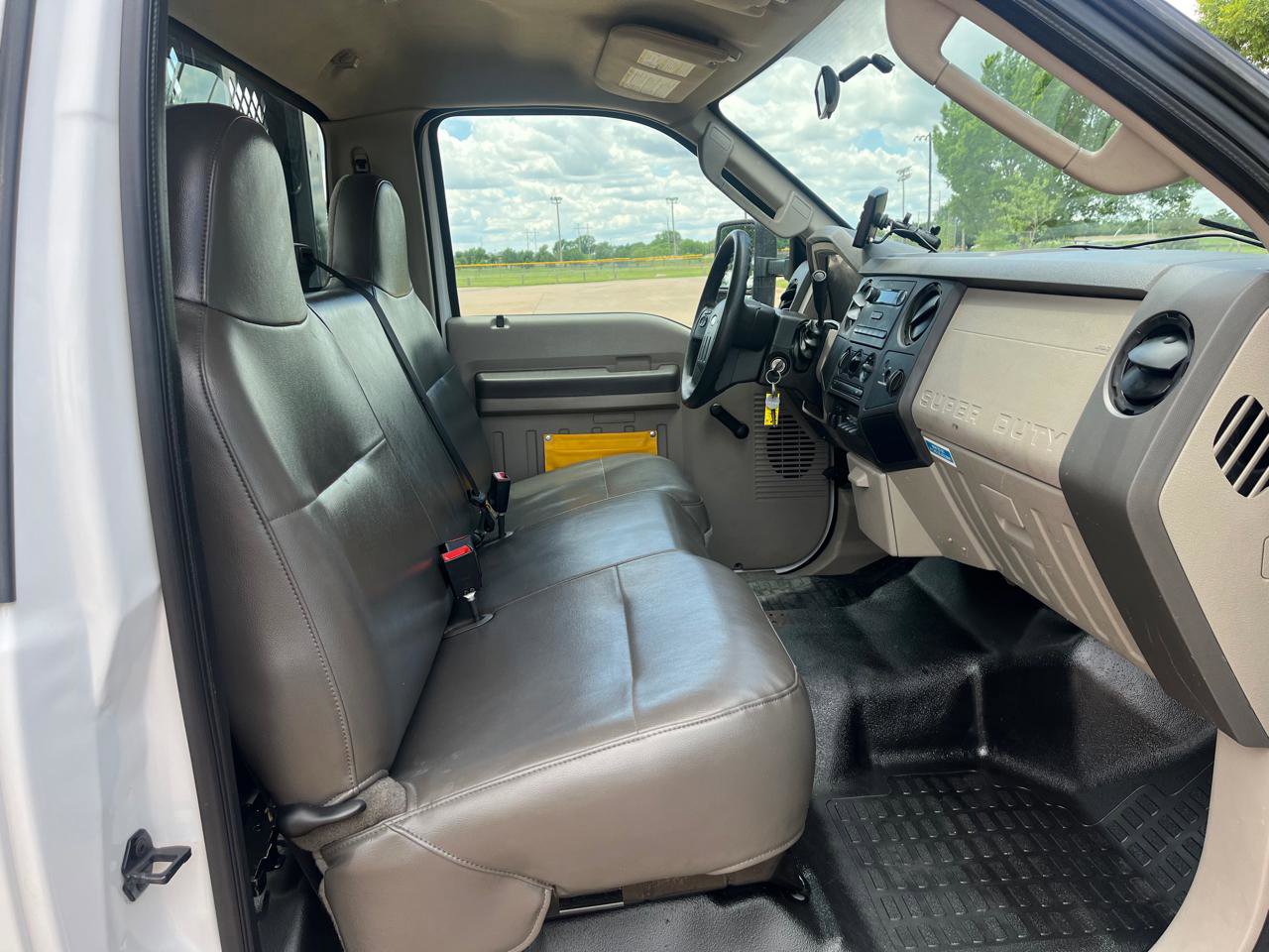 Used 2009 Ford F550 2WD Regular Cab Super Duty image 7