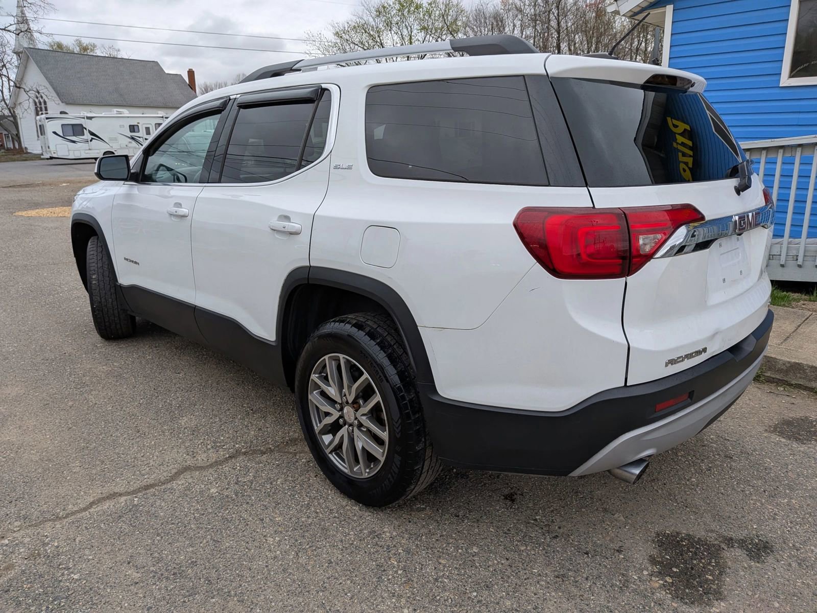 Used 2019 GMC Acadia SLE image 4