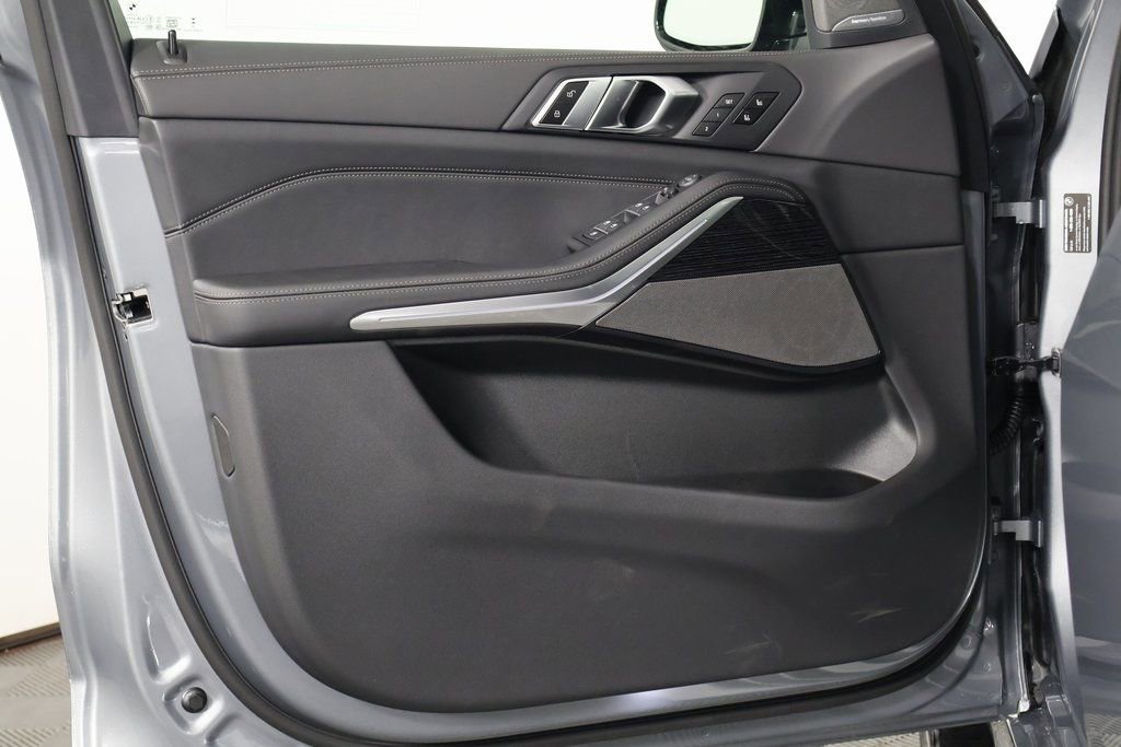 New 2026 BMW X5 xDrive40i w/ Executive Package image 7