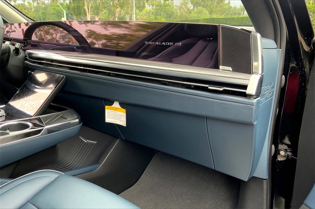 New 2026 Cadillac Escalade IQ Sport 2 w/ LPO, ONYX Package image 33