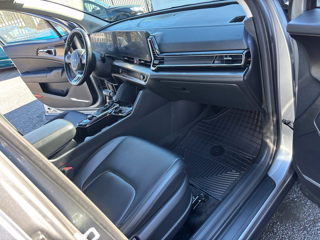 Used 2024 Kia Sportage EX AWD/4WD image 30
