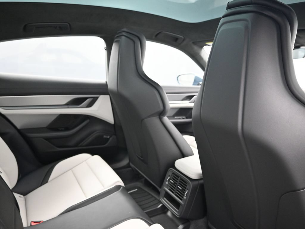New 2026 Porsche Taycan GTS AWD/4WD image 7