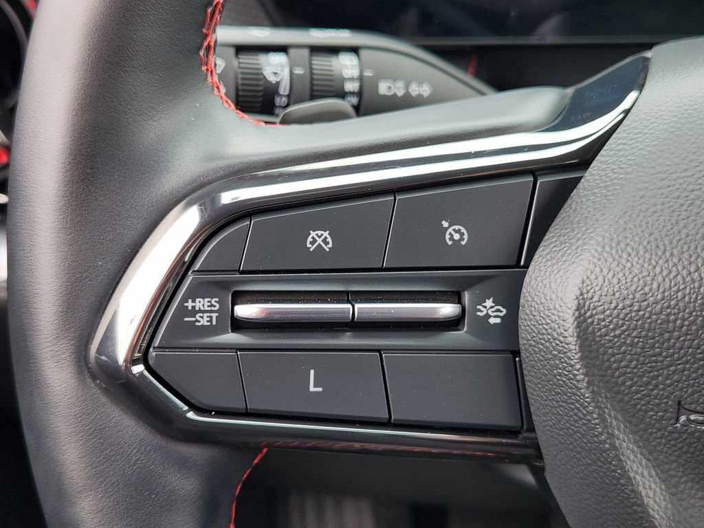 Used 2025 Chevrolet Equinox RS w/ Safety and Technology Package image 35