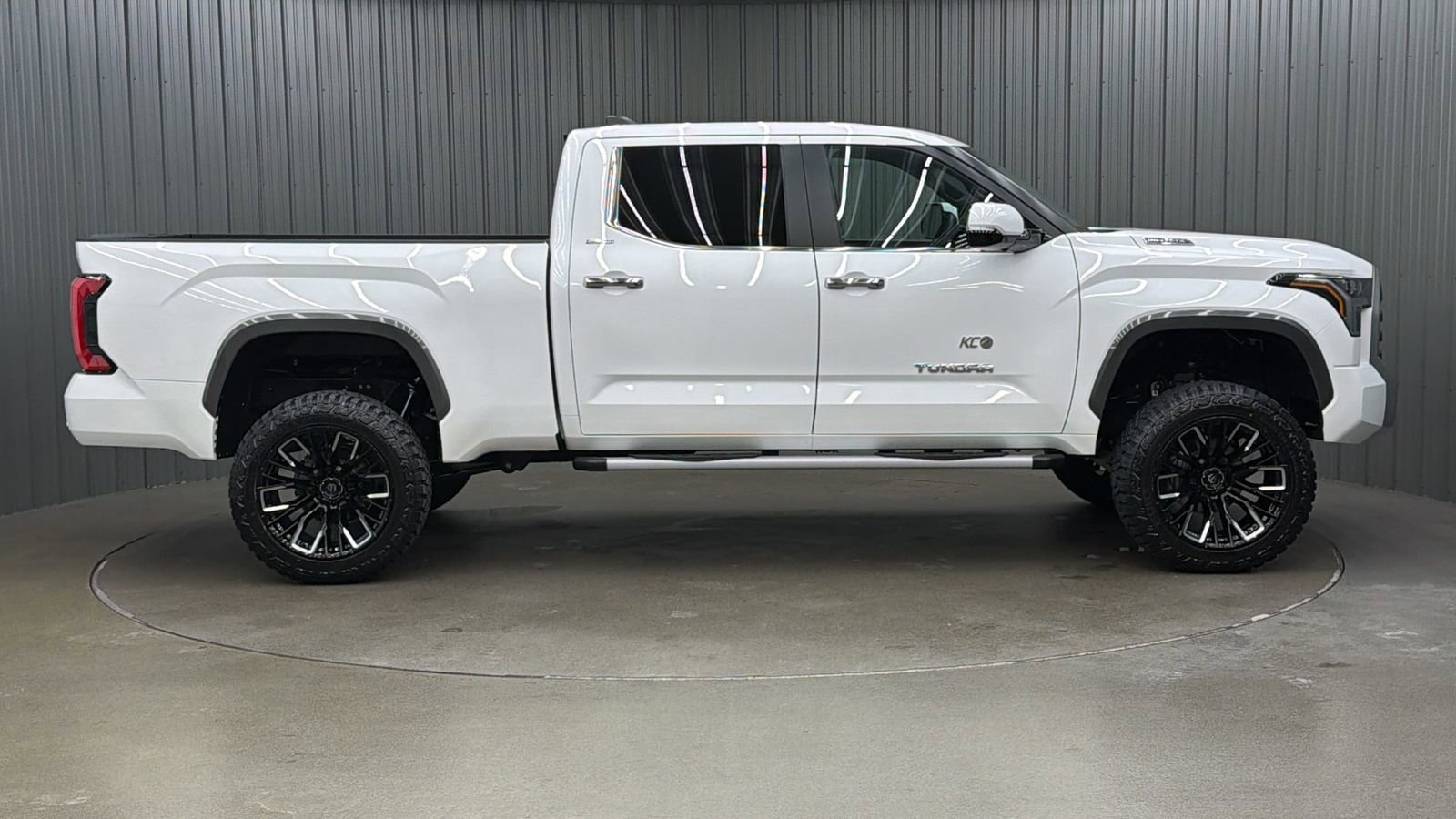 Used 2025 Toyota Tundra Limited image 11