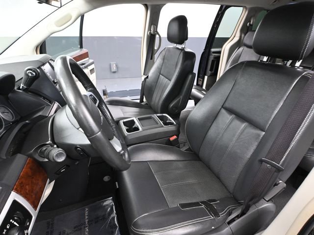 Used 2010 Chrysler Town & Country Touring Plus image 20
