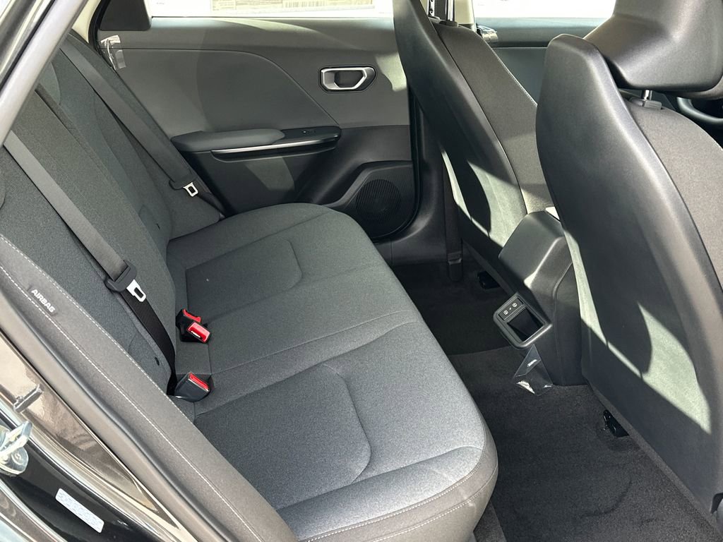 New 2025 Kia K4 LXS image 14