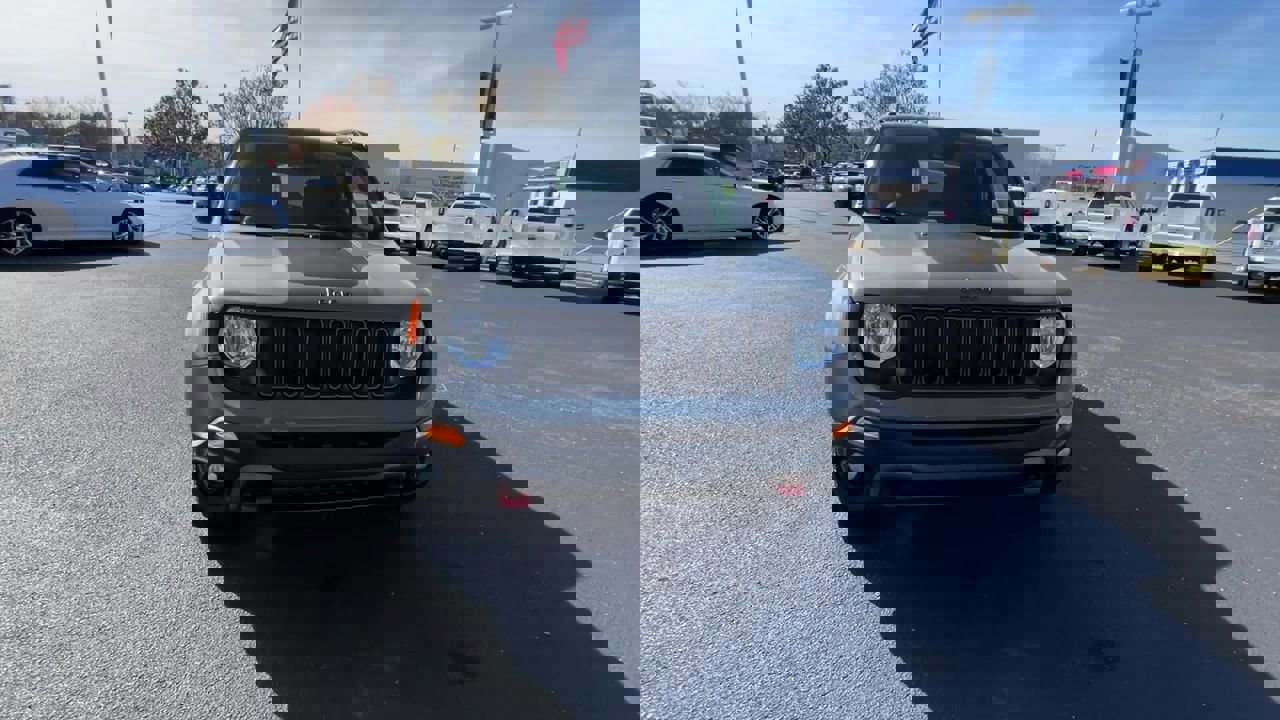 Used 2022 Jeep Renegade Trailhawk image 3