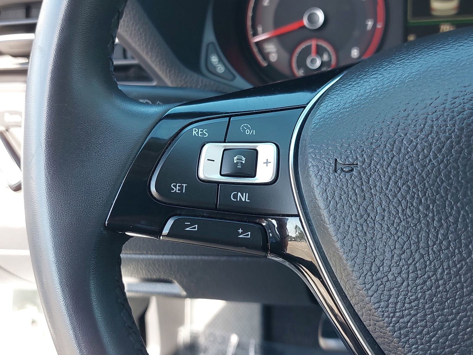 Used 2022 Volkswagen Passat 2.0T SE image 16