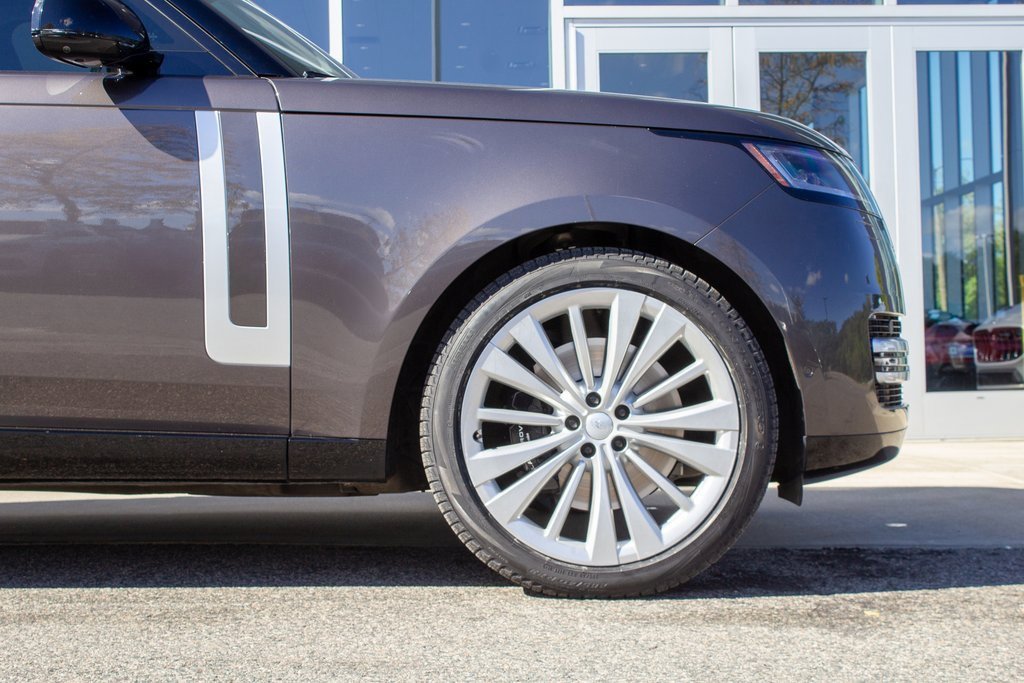 Used 2023 Land Rover Range Rover First Edition image 5