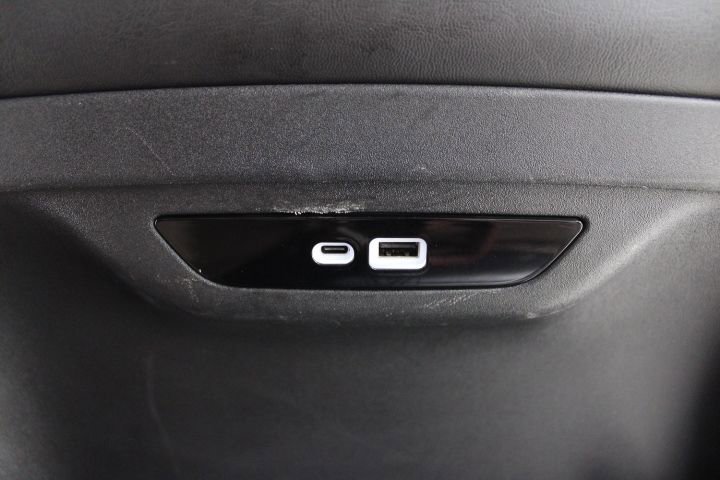 Used 2024 Chrysler Pacifica Touring-L image 55