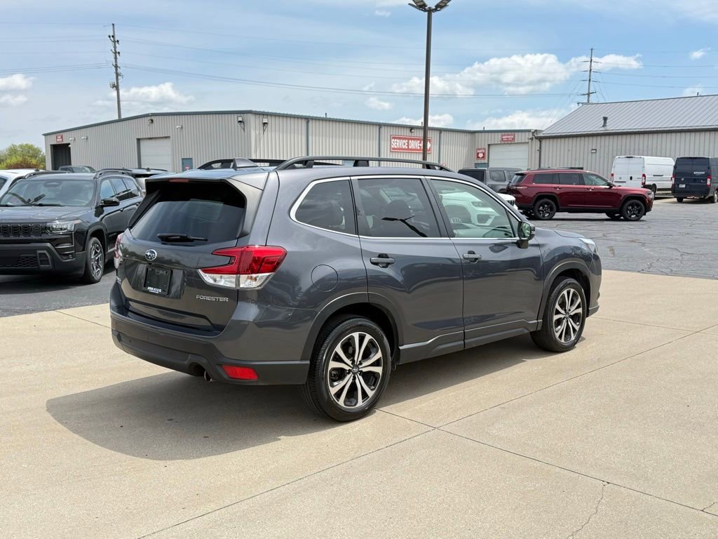 Used 2022 Subaru Forester Limited AWD/4WD image 7