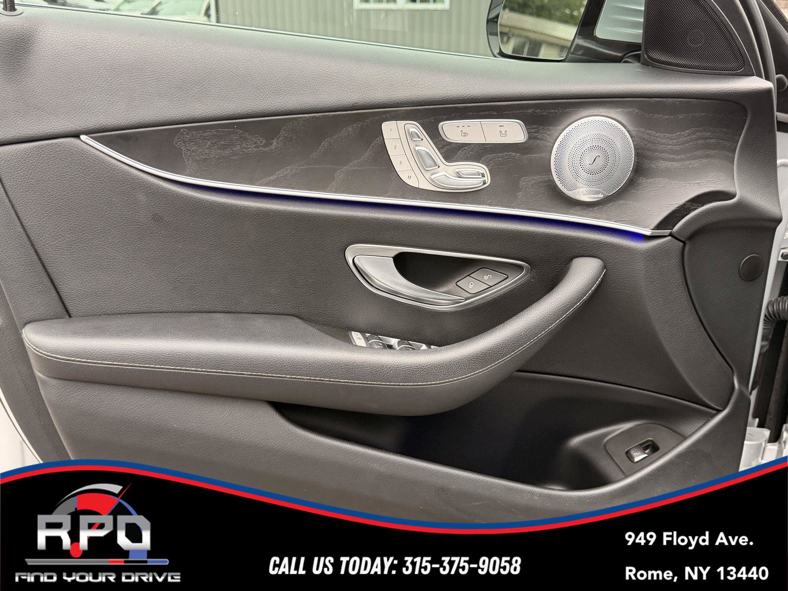 Used 2017 Mercedes-Benz E 300 4MATIC image 31