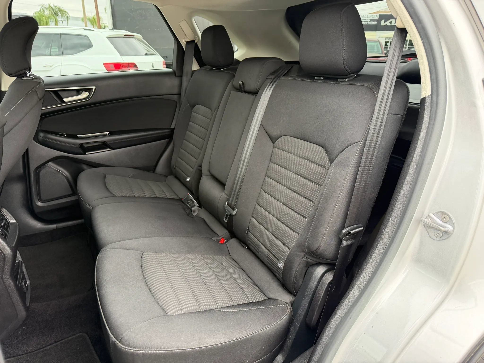 Used 2015 Ford Edge SEL FWD image 18