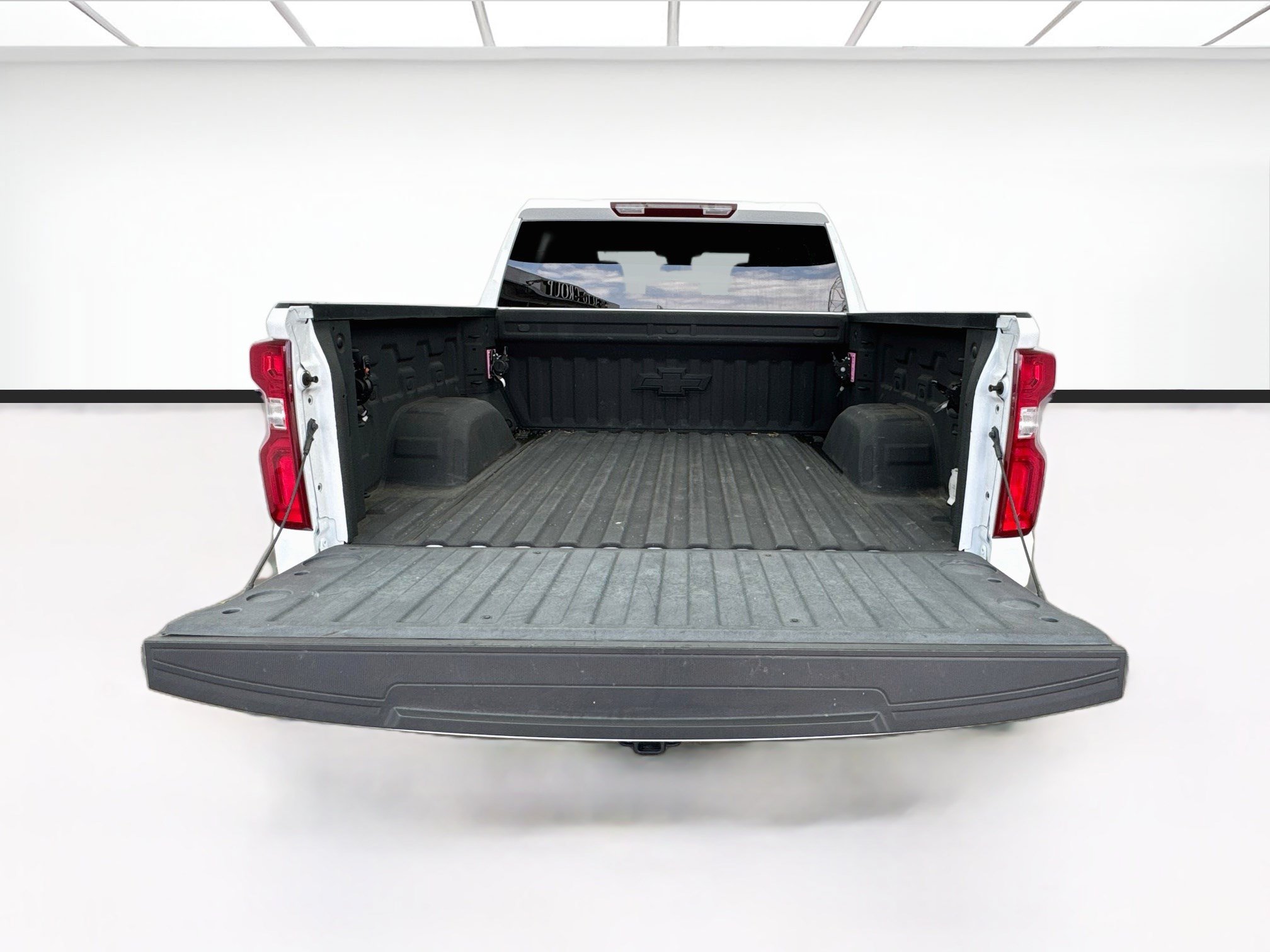 Used 2024 Chevrolet Silverado 1500 RST w/ Rally Edition RWD image 17