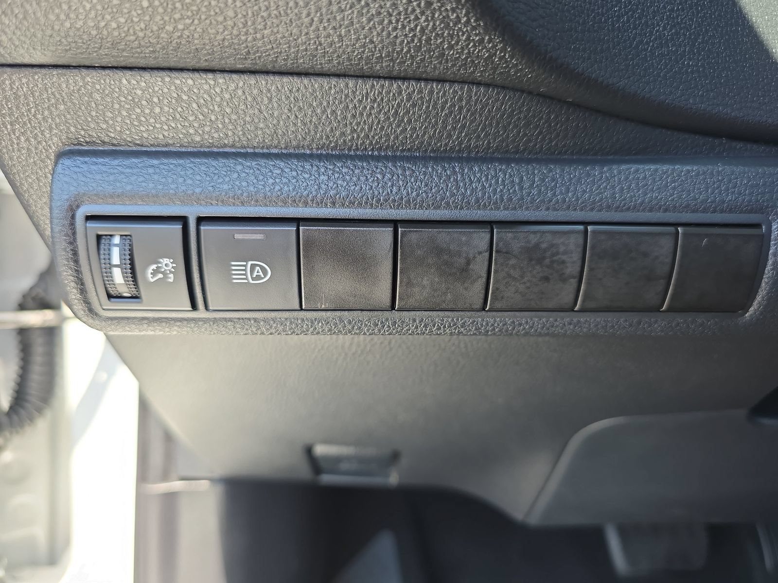 Used 2022 Toyota Corolla LE FWD image 25
