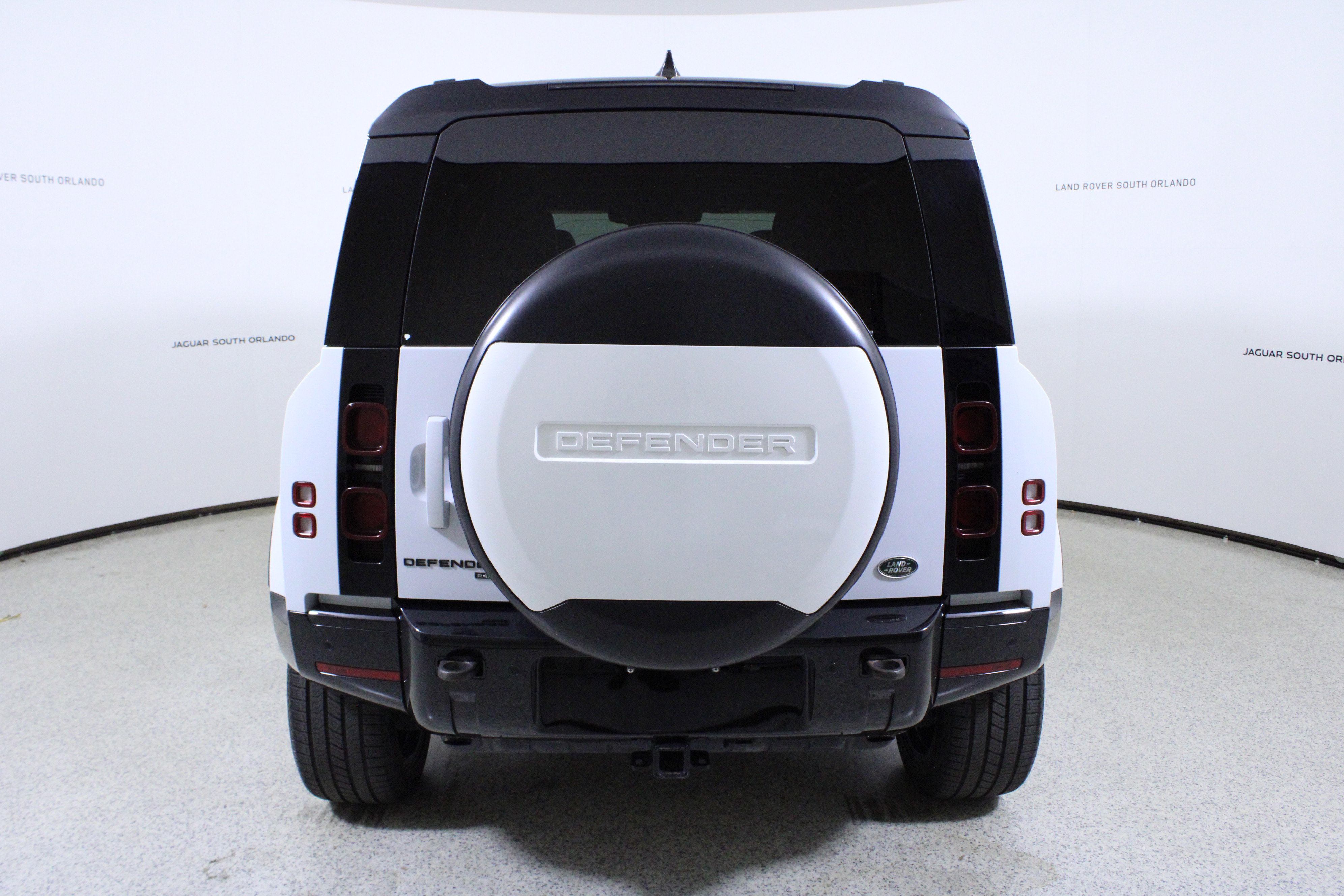 Used 2023 Land Rover Defender 110 X-Dynamic SE AWD/4WD image 6