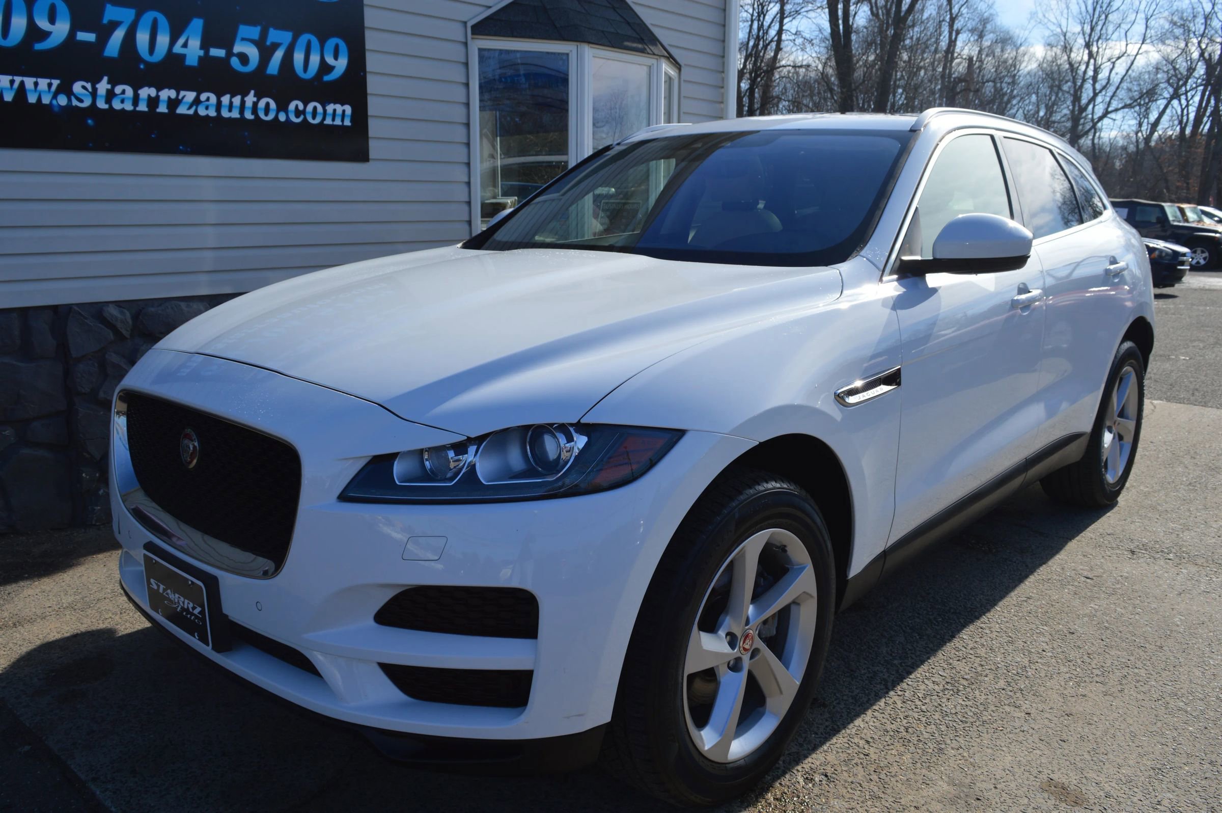 Used 2020 Jaguar F-PACE Premium image 1