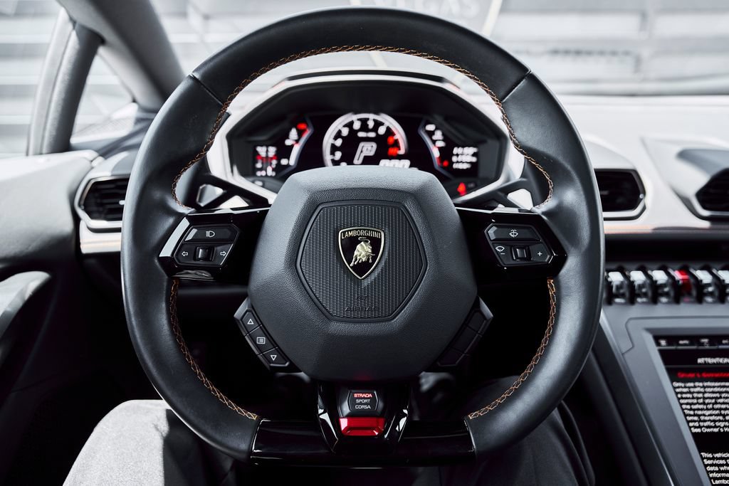 Used 2021 Lamborghini Huracan EVO RWD image 51